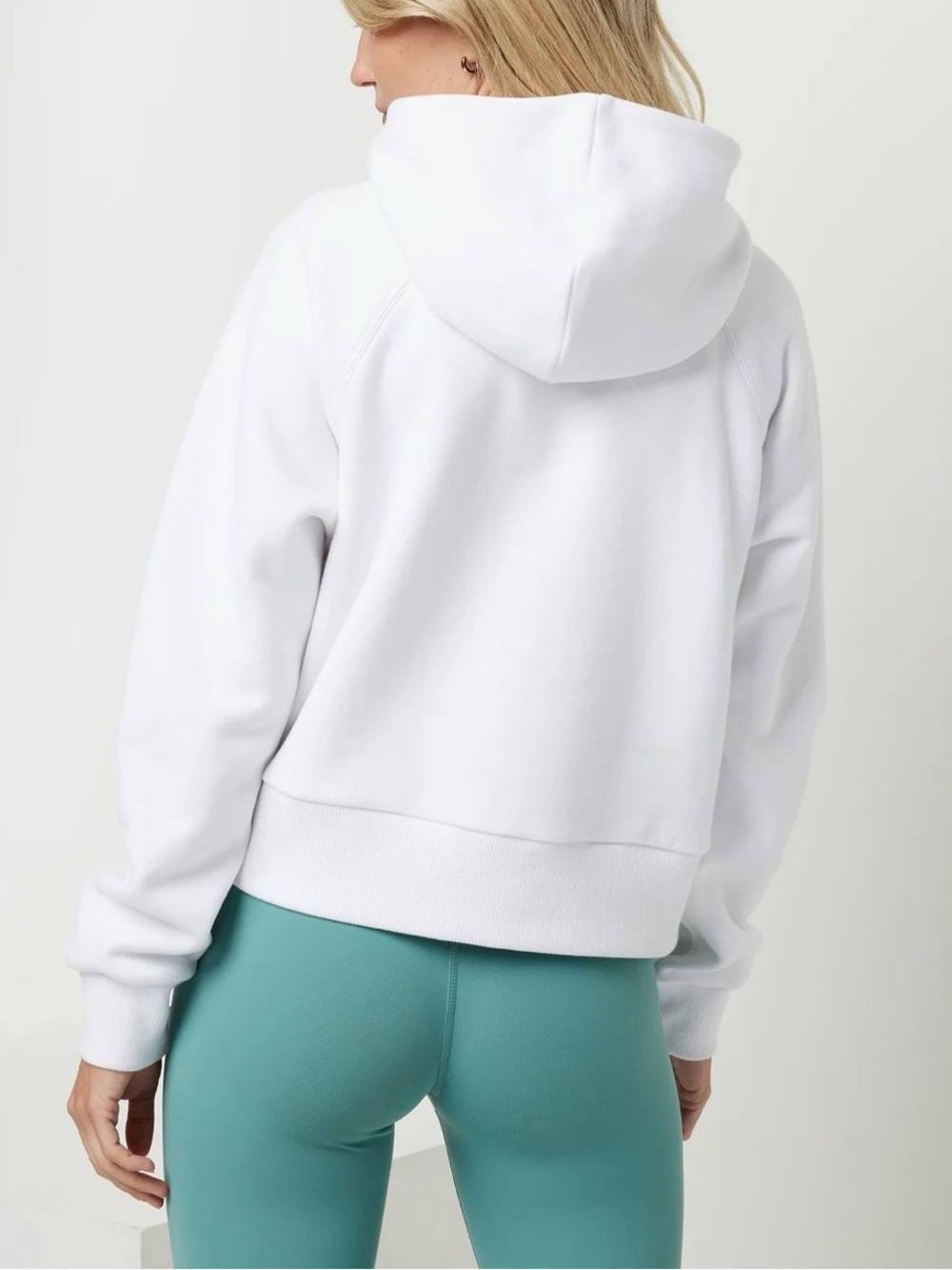 NWOT Vuori Restore Half Zip Hoodie Fleece Hoodie Athleisure Cropped Gym Top M - Picture 2 of 9